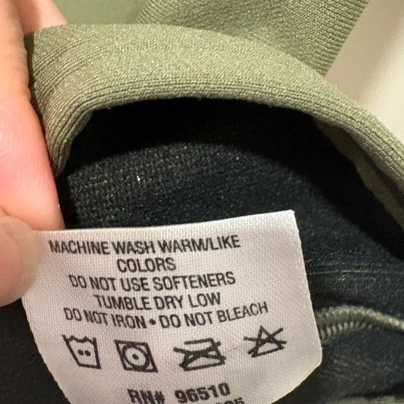 Under Armour cold gear compression mock. - Picture 12 of 13